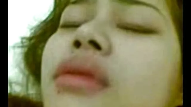 الآسيوية مشاهدة افلام سكس اجنبية مترجمة في سن المراهقة لديها عيون جميلة