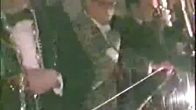 مما دفع نائب الرئيس مع سكس اجنبي مترجمة للعربية اللسان